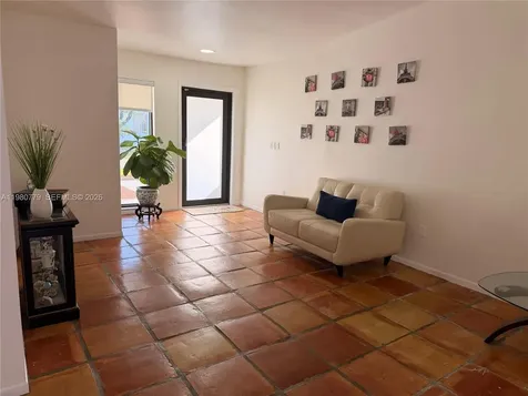 6641 NW 174th Terrace Hialeah FL 33015