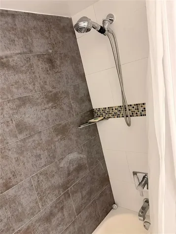 6641 NW 174th Terrace Hialeah FL 33015
