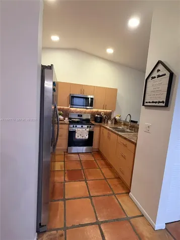 6641 NW 174th Terrace Hialeah FL 33015