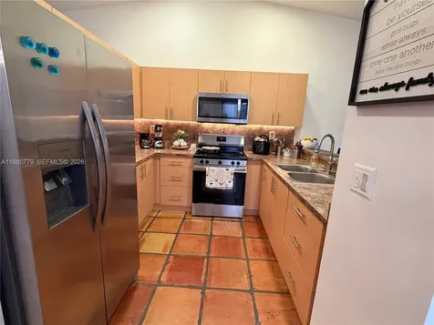 6641 NW 174th Terrace Hialeah FL 33015