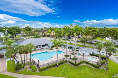 6641 NW 174th Terrace Hialeah FL 33015