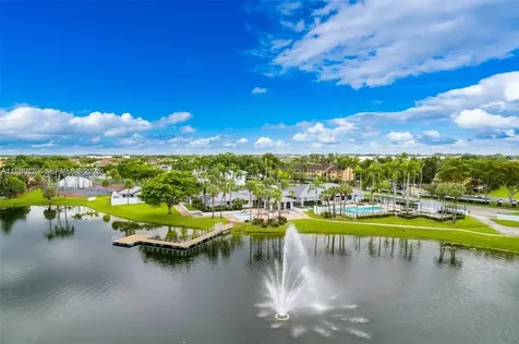 6641 NW 174th Terrace Hialeah FL 33015