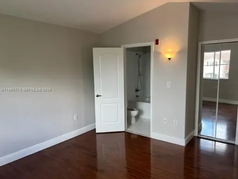 8826 W Flagler Street Miami FL 33174