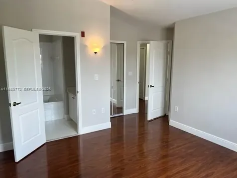 8826 W Flagler Street Miami FL 33174
