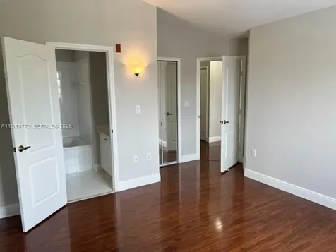 8826 W Flagler Street Miami FL 33174