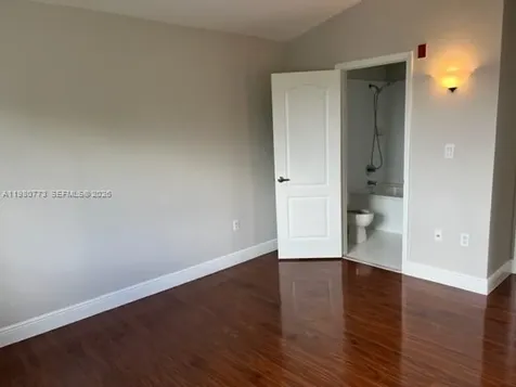 8826 W Flagler Street Miami FL 33174