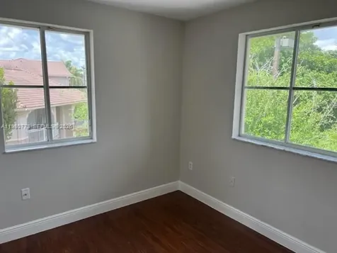 8826 W Flagler Street Miami FL 33174