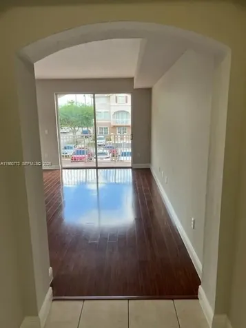 8826 W Flagler Street Miami FL 33174