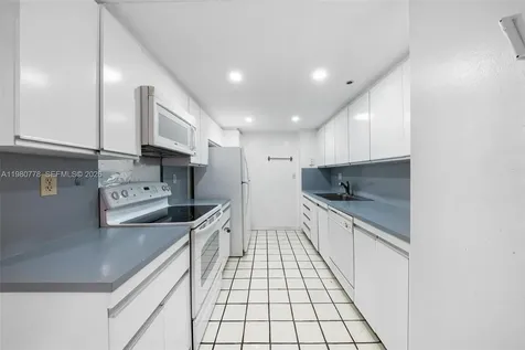 2000 Towerside Terrace Miami FL 33138
