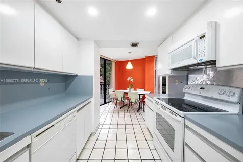 2000 Towerside Terrace Miami FL 33138