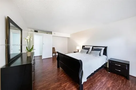 2000 Towerside Terrace Miami FL 33138
