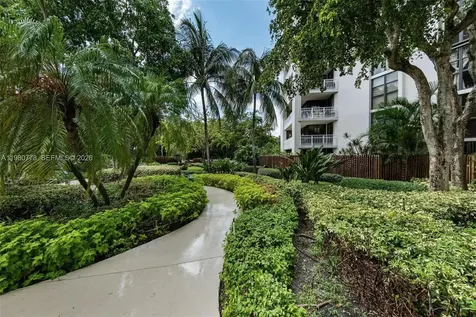 2000 Towerside Terrace Miami FL 33138