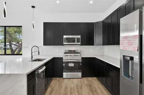3040 NW 24th Street Fort Lauderdale FL 33311