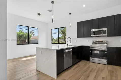 3040 NW 24th Street Fort Lauderdale FL 33311