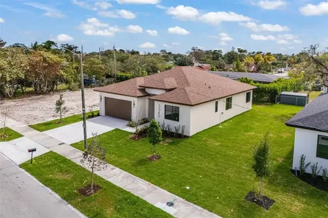 3040 NW 24th Street Fort Lauderdale FL 33311