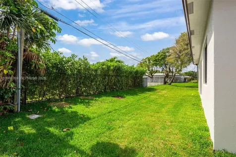 3040 NW 24th Street Fort Lauderdale FL 33311