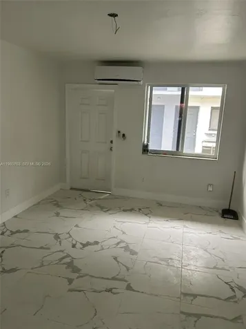 318 E 21st Street Hialeah FL 33010