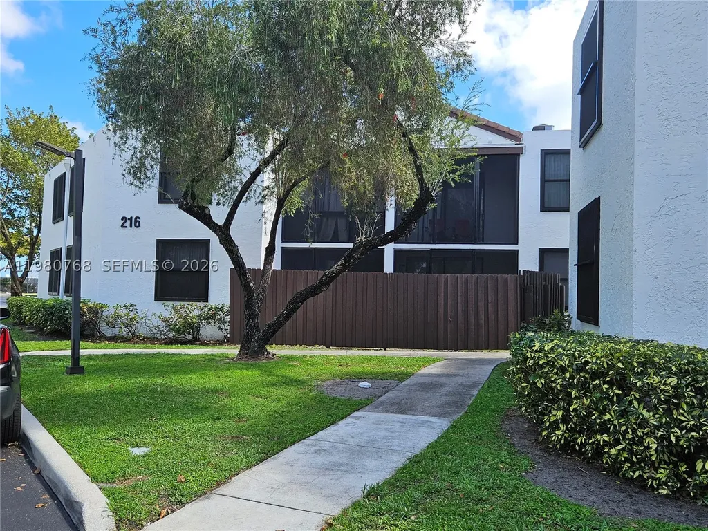 216 Lake Pointe Drive Oakland Park FL 33309