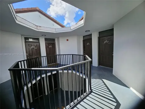 216 Lake Pointe Drive Oakland Park FL 33309