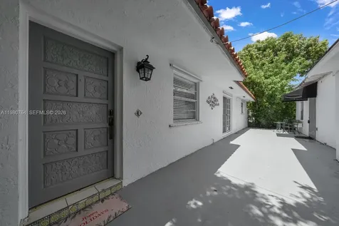1044 SW 13th Court Miami FL 33135