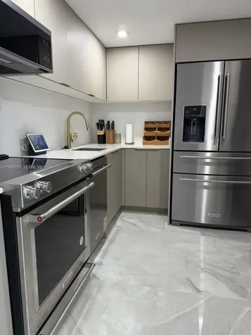 20505 E Country Club Drive Aventura FL 33180