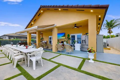 1405 SE 7th Street Homestead FL 33033
