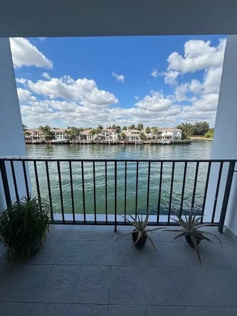 1400 S Ocean Drive Hollywood FL 33019