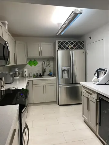 6039 Collins Avenue Miami Beach FL 33140