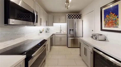 6039 Collins Avenue Miami Beach FL 33140