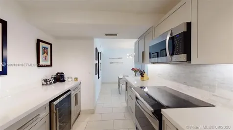 6039 Collins Avenue Miami Beach FL 33140