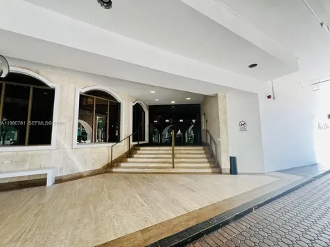 6039 Collins Avenue Miami Beach FL 33140
