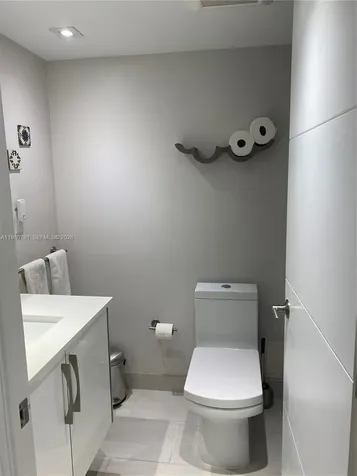 6039 Collins Avenue Miami Beach FL 33140