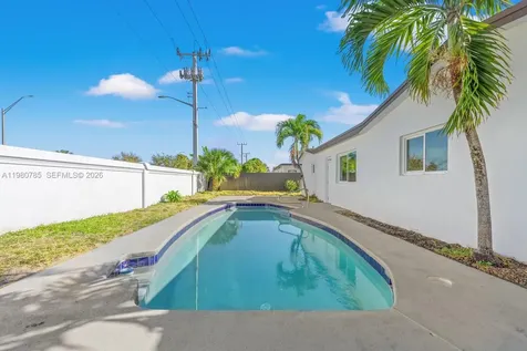 7971 NW 3rd Place Margate FL 33063