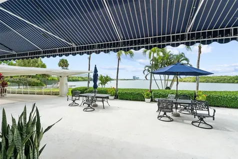 500 Bayview Drive Sunny Isles Beach FL 33160