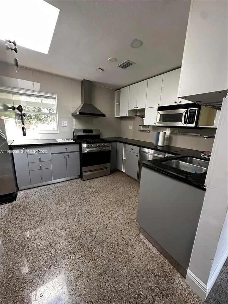 1561 NE 29th Street Pompano Beach FL 33064