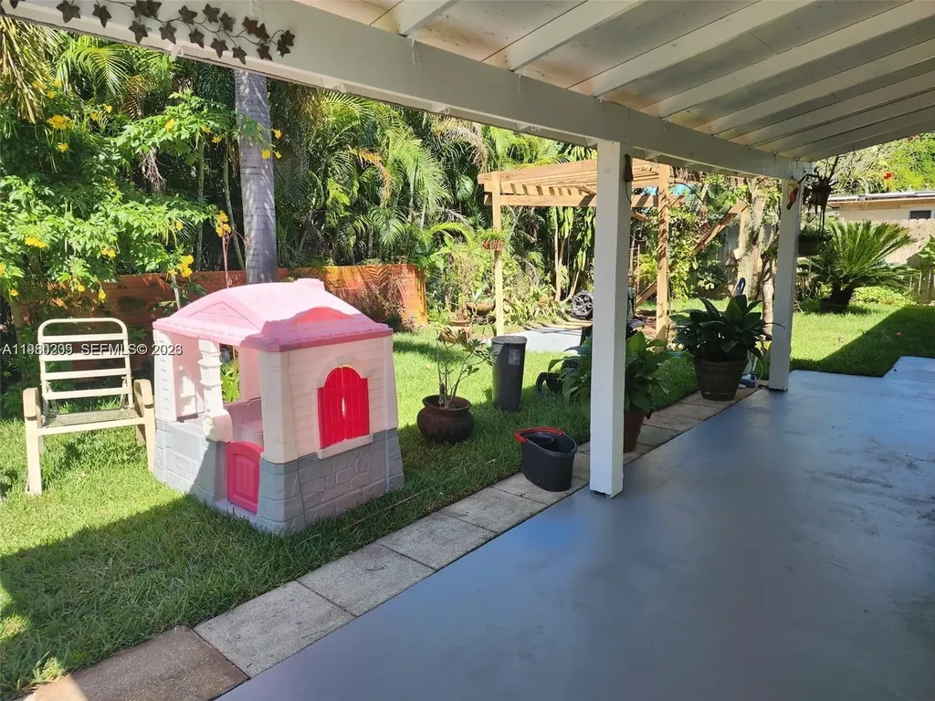 1561 NE 29th Street Pompano Beach FL 33064