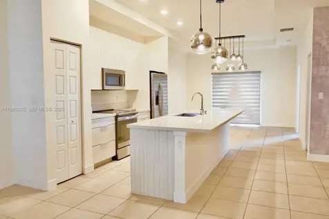 7925 NW 104th Avenue Doral FL 33178