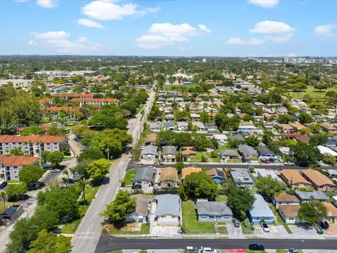 752 NW 3rd Court Hallandale Beach FL 33009