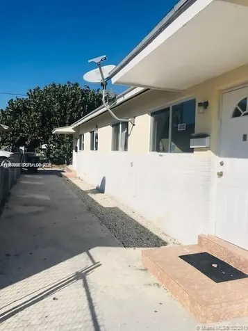 752 NW 3rd Court Hallandale Beach FL 33009