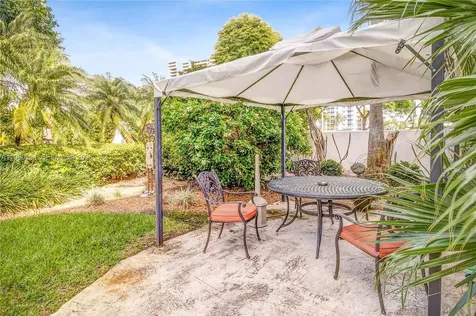 255 W 24th Street Miami Beach FL 33140