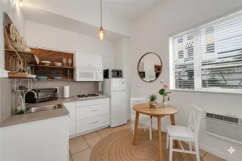 255 W 24th Street Miami Beach FL 33140