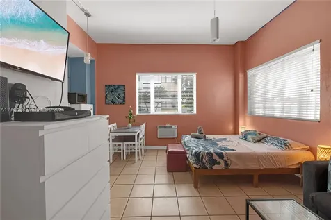 255 W 24th Street Miami Beach FL 33140