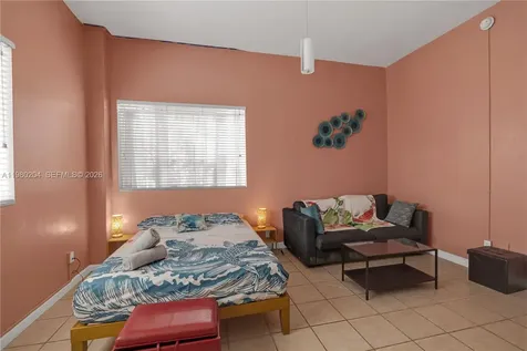 255 W 24th Street Miami Beach FL 33140