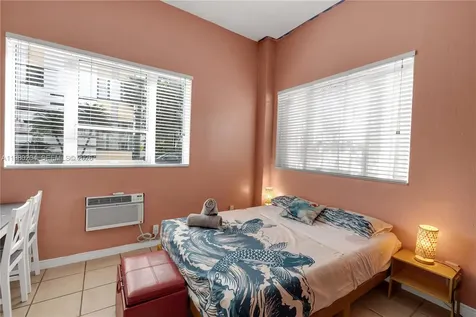 255 W 24th Street Miami Beach FL 33140