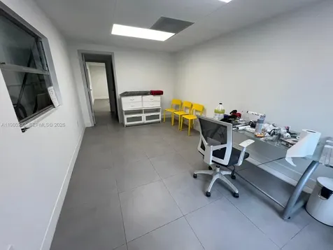8416 NW 61st Street Miami FL 33166