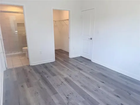 2418 SE 10th Court Homestead FL 33035