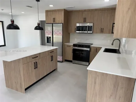 4020 NW 93rd Way Sunrise FL 33351