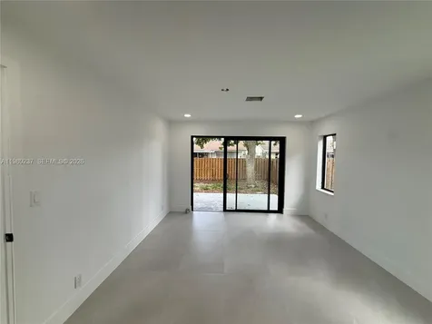 4020 NW 93rd Way Sunrise FL 33351