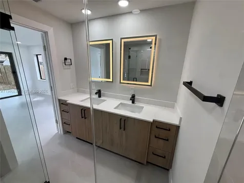 4020 NW 93rd Way Sunrise FL 33351