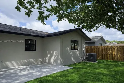 4020 NW 93rd Way Sunrise FL 33351